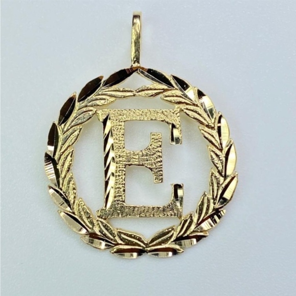 14K Yellow Gold E Initial Wreath Pendant E initial
